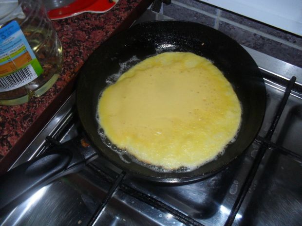 Omlet z porzeczami i borówkami na dżemie