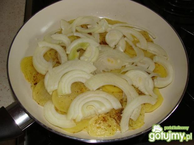Omlet z ziemniakami po wiejsku