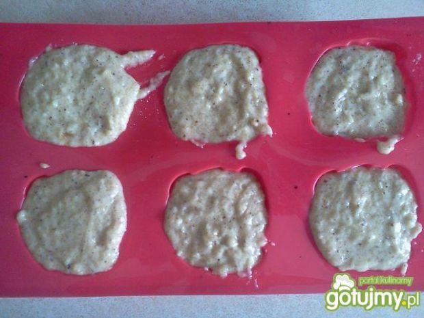 Orzechowe muffinki z masłem orzechowym