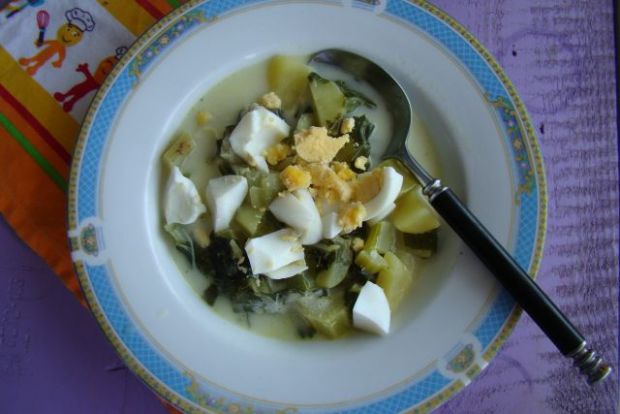 Oszczędna zupa z kalafiora z jajkiem