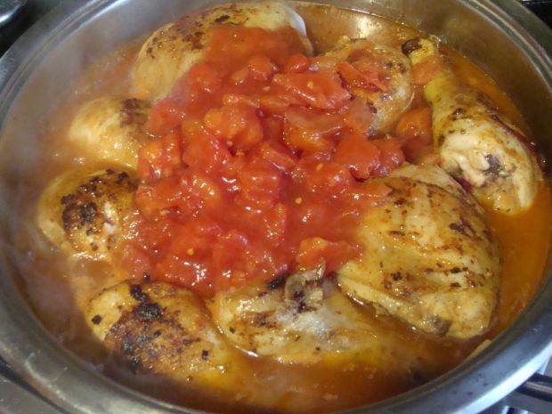 Pałki kurczaka w pomidorach 