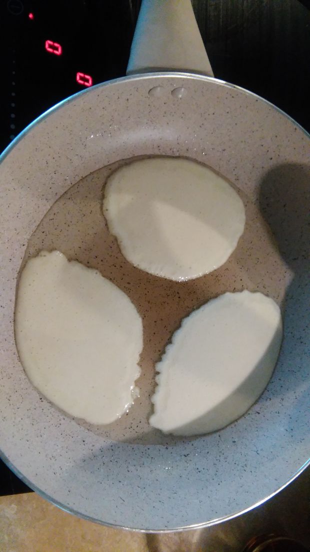 Pancakes z boczkiem i syropem klonowym