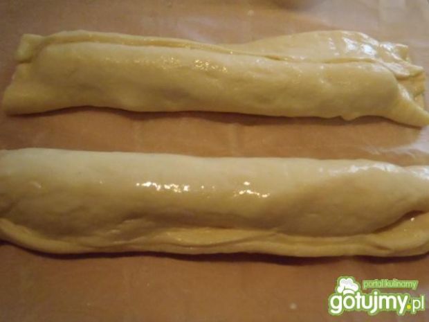 Parówki z serem w cieście drożdżowym 2