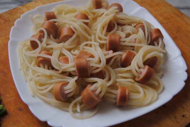 Parówkowe spaghetti