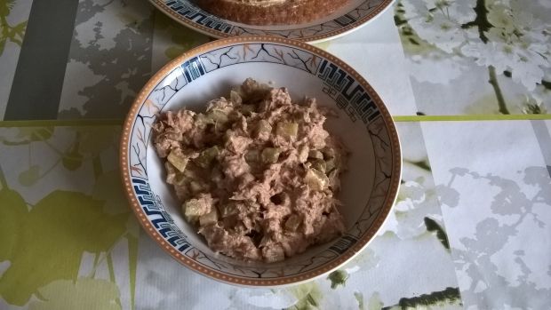 Pasta z tuńczyka z ogórkiem i oliwkami