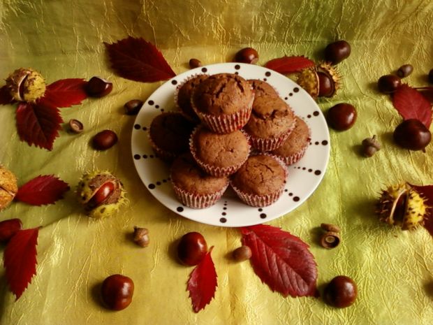 Pełnoziarniste czekoladowe muffinki z budyniem