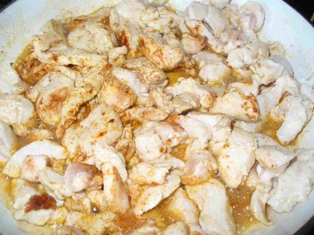 Pieczona dynia z kurczakiem i makaronem