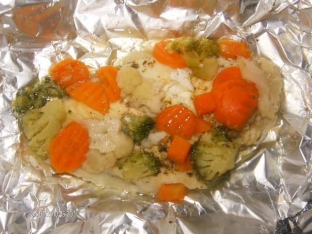 Pieczona rybka z warzywami