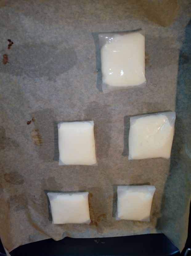 Pieczone sajgonki z serem
