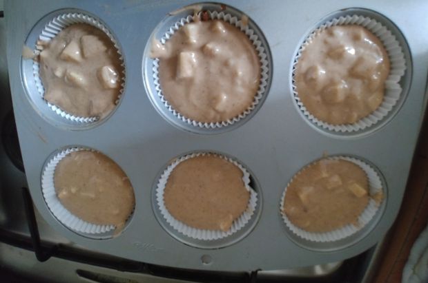 Piernikowo - kakaowe muffinki z jabłkami