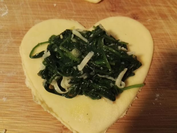 Pierogi - serca ze szpinakiem i serem
