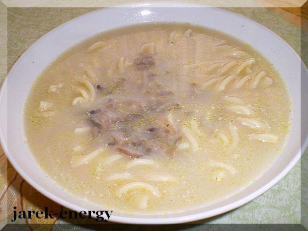 Pikantna zupa boczniakowa z fusilli