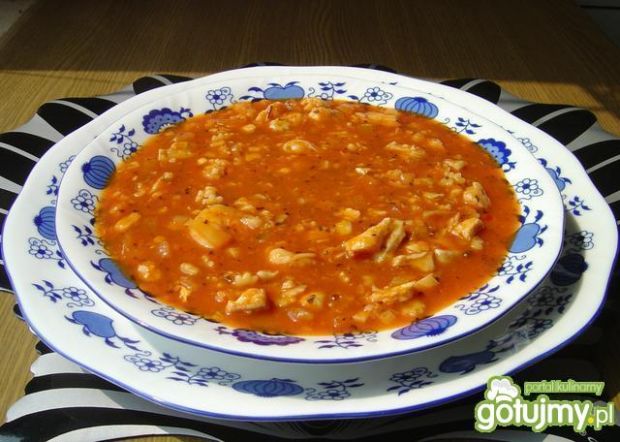 Pikantna zupa rybna z krewetkami