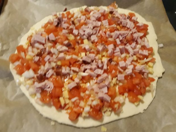 Przepis Pizza oszukany Cezar przepis Gotujmy.pl