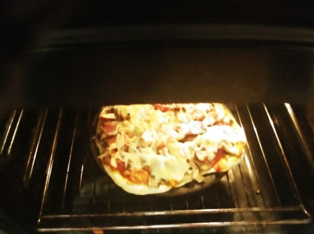 Pizza salami picante