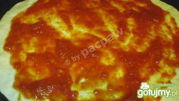 Pizza z grillowaną dziczyzną