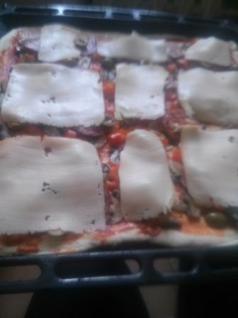 Pizza z salami-2 blachy 