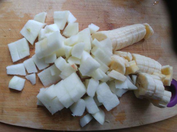 Placuszki jogurtowe z jabłkiem i bananem