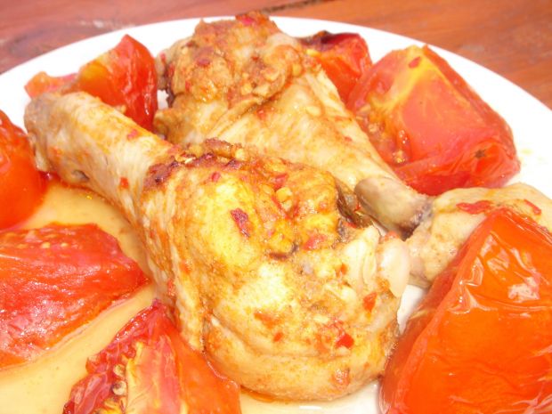 Podudzia w przyprawie harissa i pomidorach