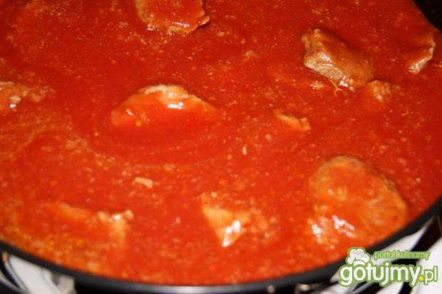 Polędwiczki w sosie pomidorowym