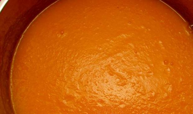 Pomarańczowa galaretka z pomidorów