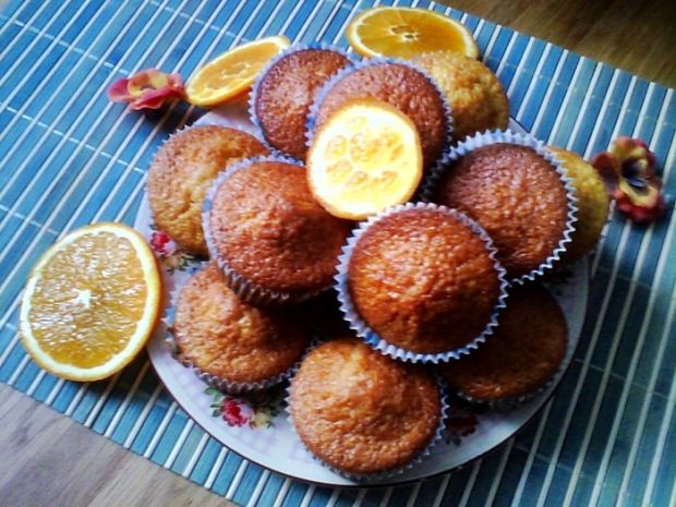 Pomarańczowe muffiny z oliwą z oliwek