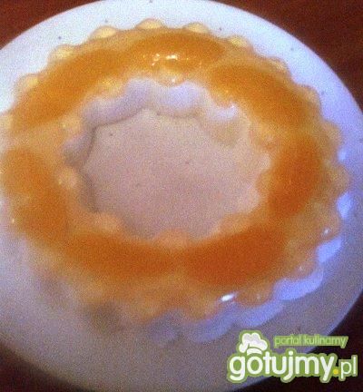 Pomarańczowy torcik jogurtowy