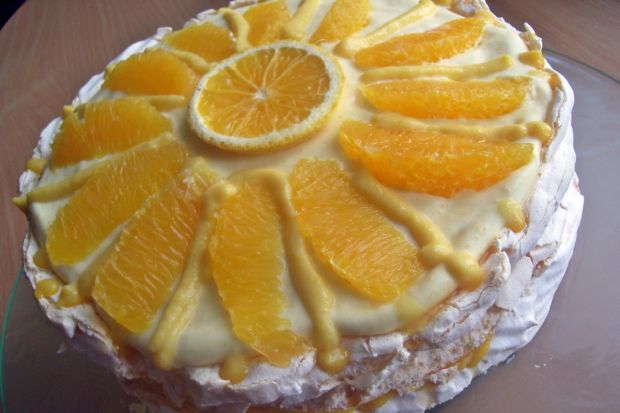 Pomarańczowy tort bezowy