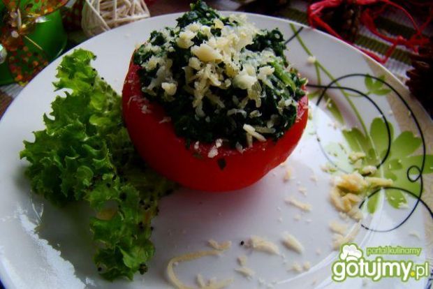 Pomidor nadziewany szpinakiem z serem