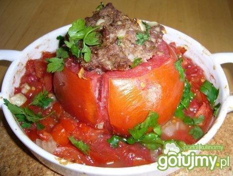 Pomidor nadziewny w sosie bolońskim