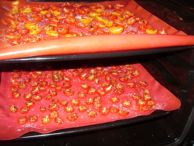 Pomidorki koktajlowe suszone do słoiczków