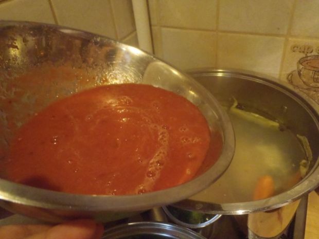 Pomidorowa z trzema rodzajami pomidorów
