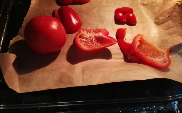 Pomidorówka z dodatkiem pieczonych warzyw