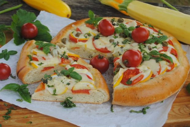 Pomidorowo-cukiniowa pizza