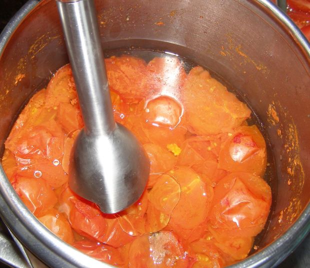 Pomidorowy sok na zimę z szybkowara.