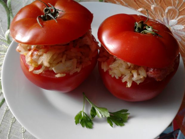Pomidory faszerowane ryżem i jajkiem