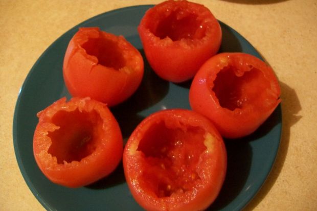Pomidory faszerowane szprotkami