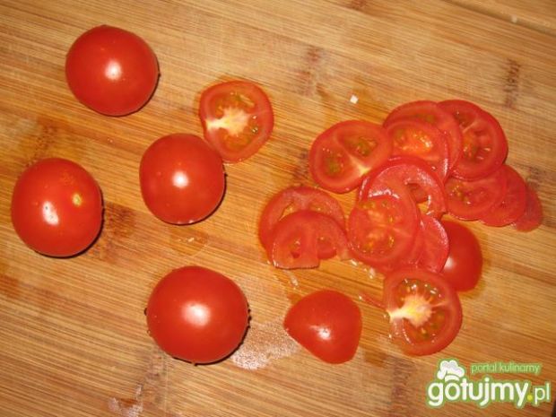 Pomidory z cebulką- surówka do obiadu