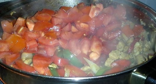 Potrawka drobiowa duszona w pomidorach
