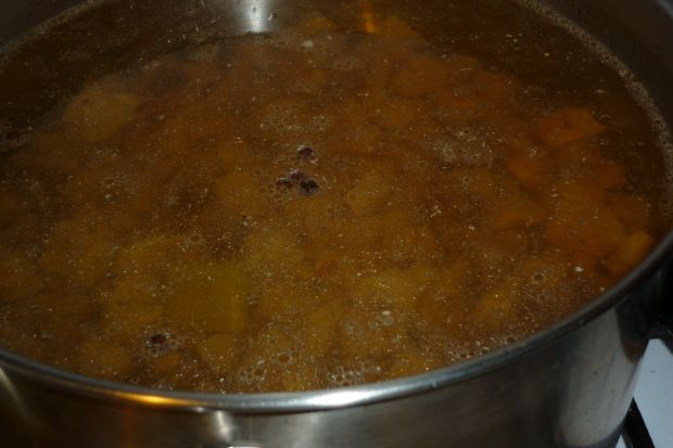 Pożywna zupa z czosnkiem
