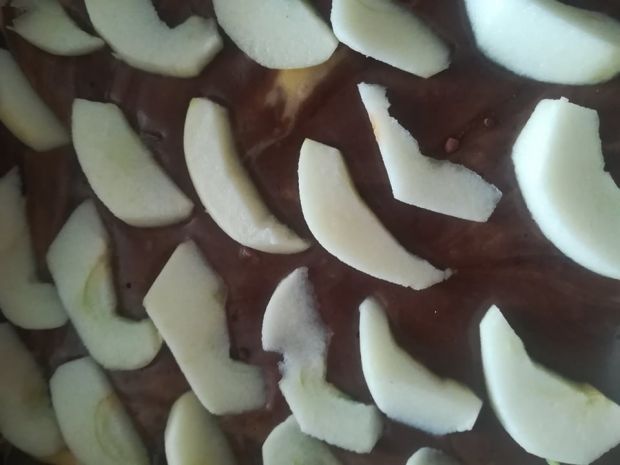 Proste ciasto z jabłkami (papierówkami)