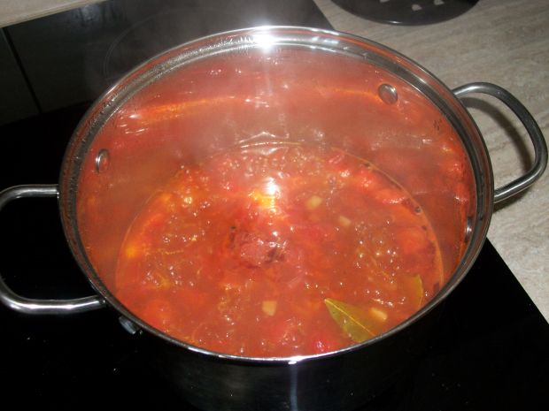 Pulpeciki w aksamtnym sosie pomidorowym
