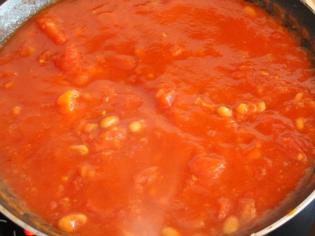 Pulpety w sosie pomidorowo fasolowym