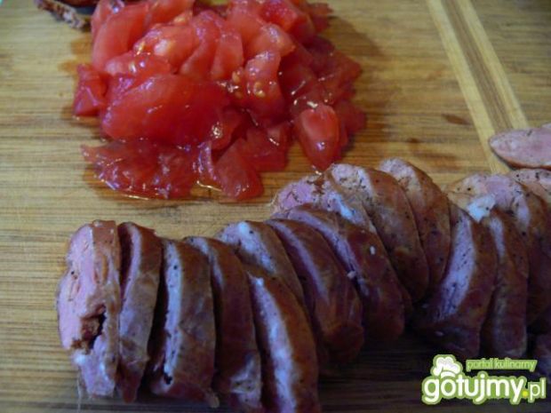 Raclette z kaszą jęczmienną i pomidorami