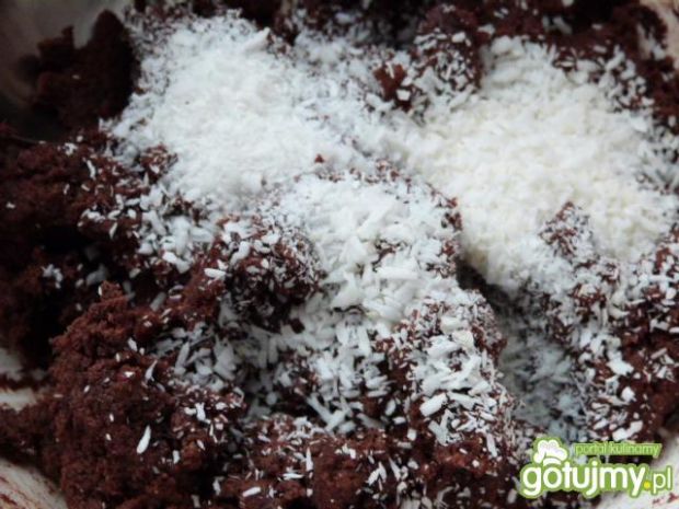 Rolada z masą kokosowo-kakaową