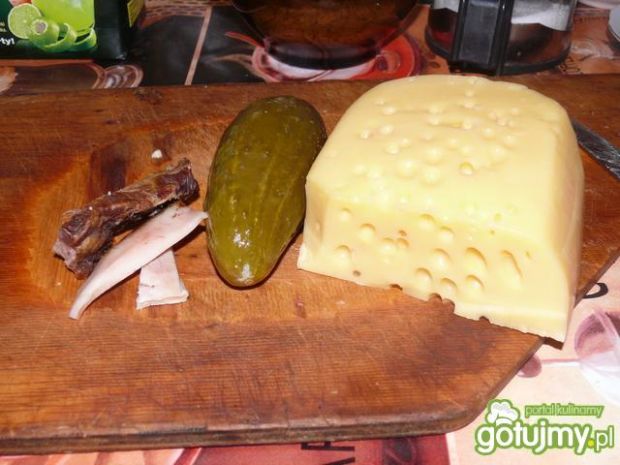 Roladki z serem,boczkiem i ogórkiem