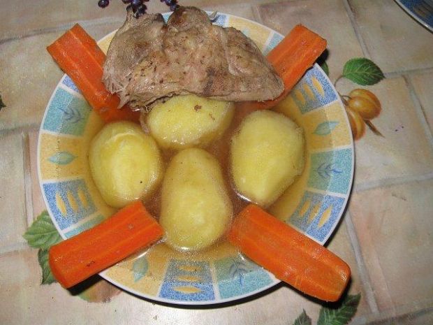 Rosół z żeberek z ziemniakami