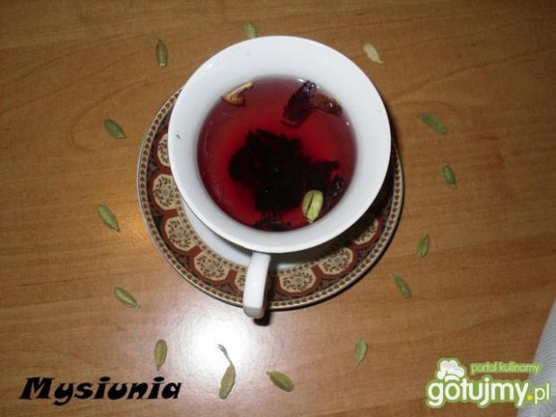Rozgrzewajaca herbata z hibiskusem