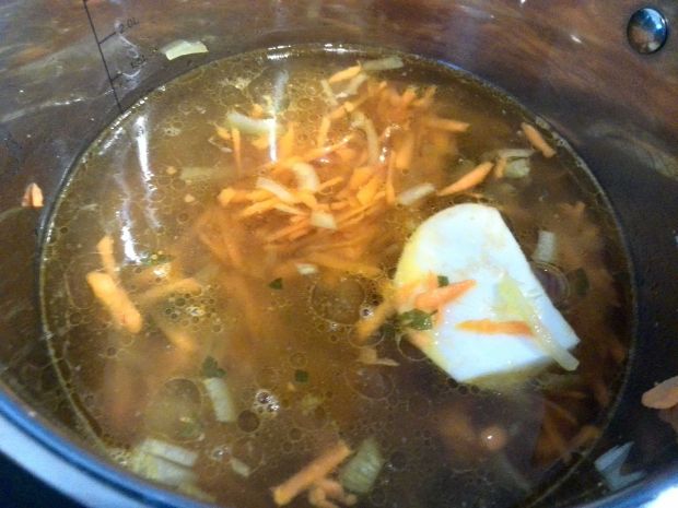 Rozgrzewająca zupa czosnkowa
