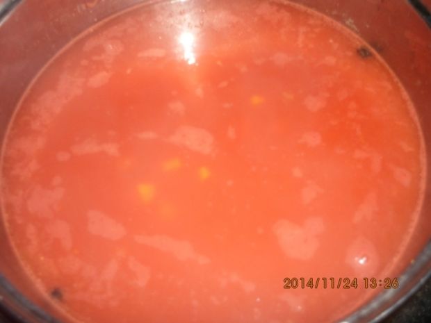 Rozgrzewająca zupa pomidorowa z pomarańczą